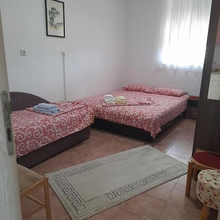 Apartman Sb Ulcinj Exterior foto